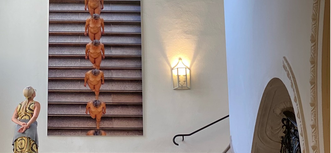 Nackt im Museum